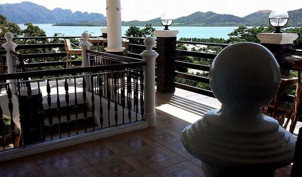 Coron Bancuang Mansion Acomodação com café da manhã Exterior foto